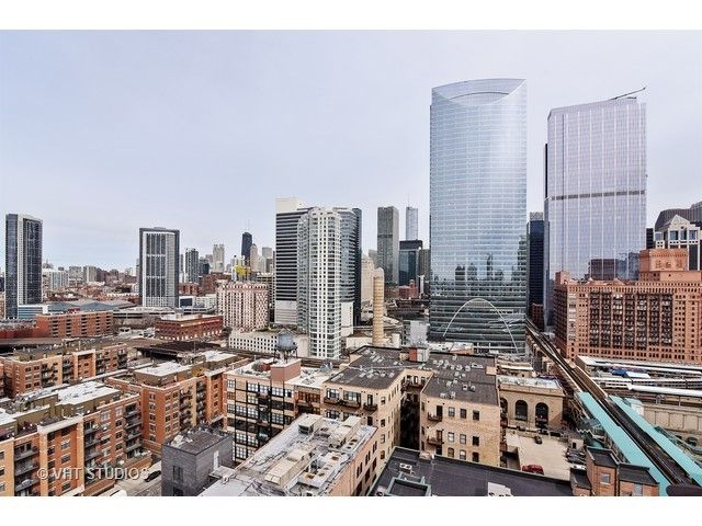 1 bed/1 bath Condo in Chicago, IL