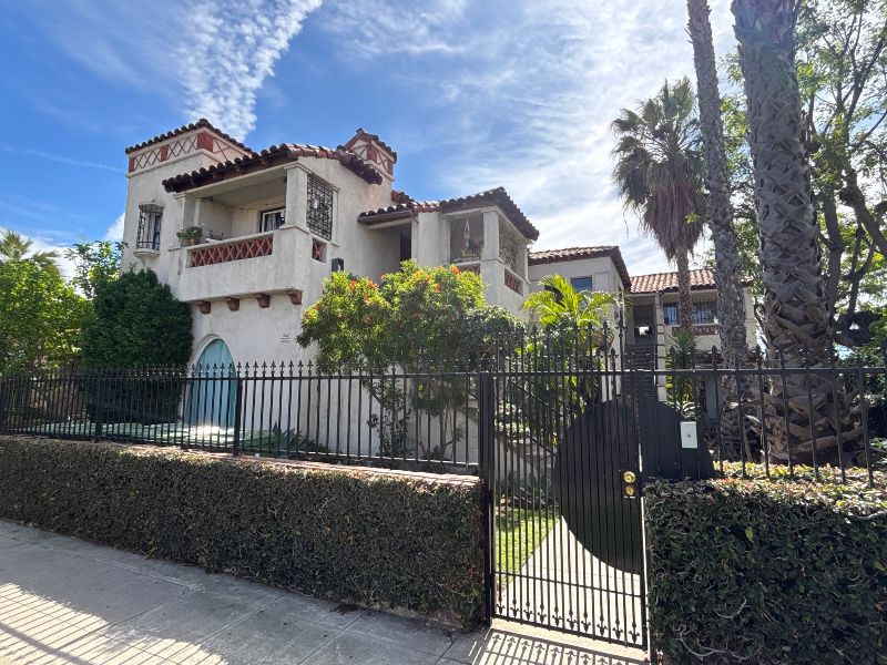 1 bed/1 bath Apartment in Los Angeles, CA