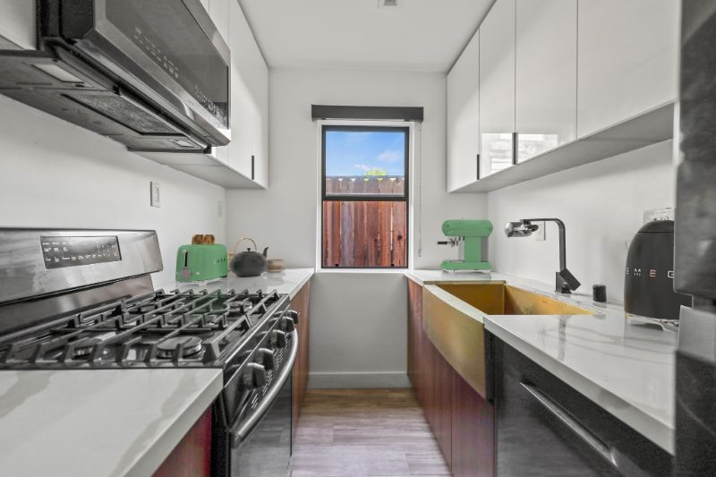 Studio/1 bath Apartment in Los Angeles, CA