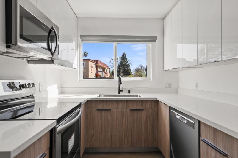 2 bed/2 bath Apartment in Los Angeles, CA