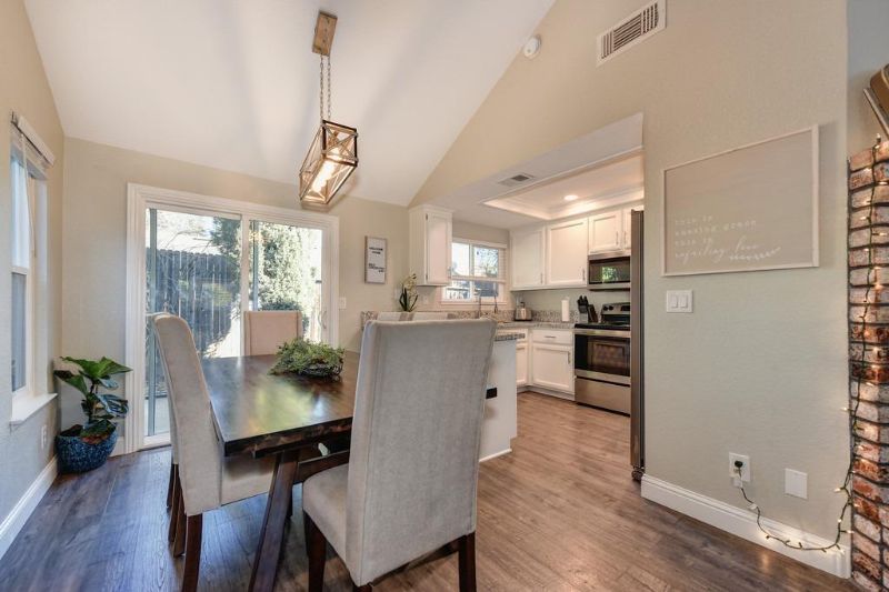 2 bed/2 bath Duplex in Orangevale, CA