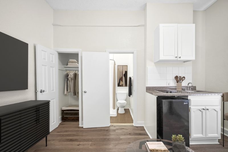 Studio/1 bath Apartment in Los Angeles, CA
