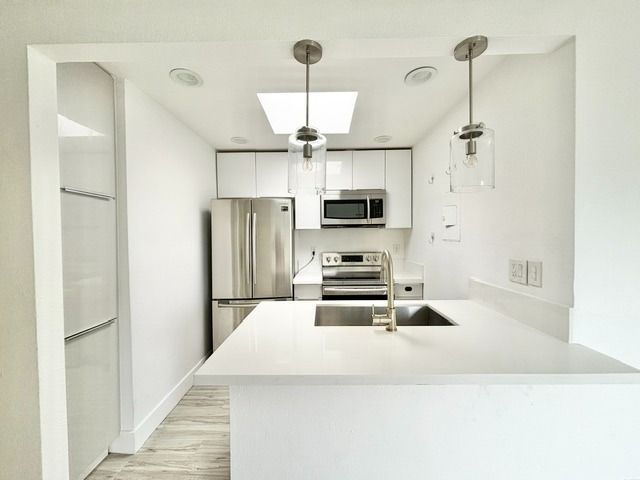 1 bed/1 bath Apartment in Santa Ana, CA
