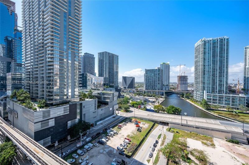 2 bed/2 bath Condo in Miami, FL
