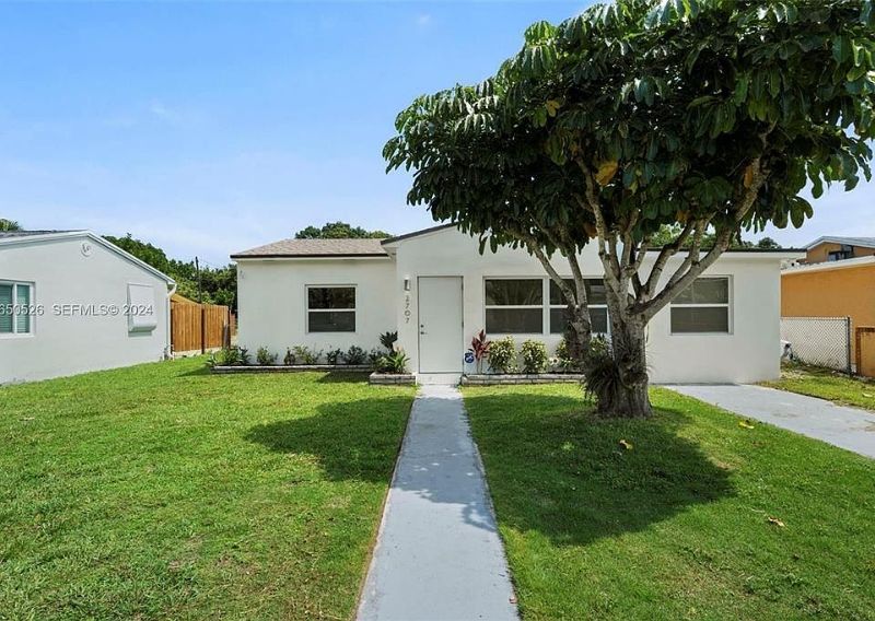 3 bed/2 bath House in Hollywood, FL