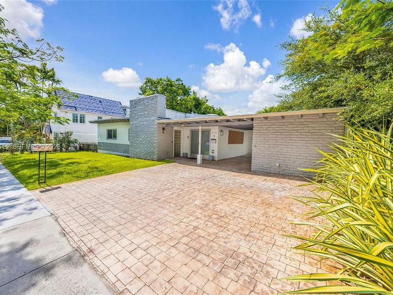 4 bed/3 bath House in Miami, FL