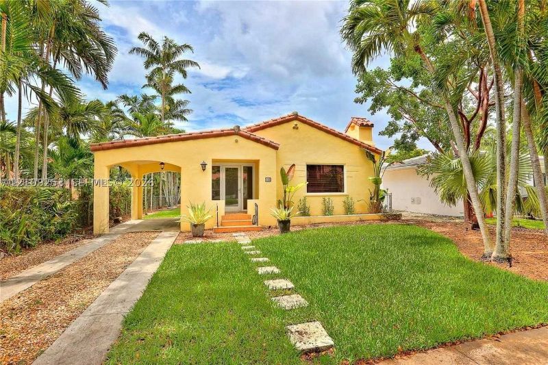 2 bed/1 bath House in Coral Gables, FL
