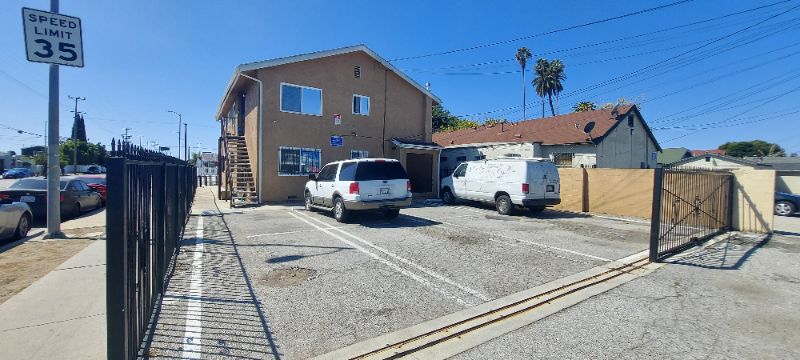 3 bed/1 bath Apartment in Los Angeles, CA