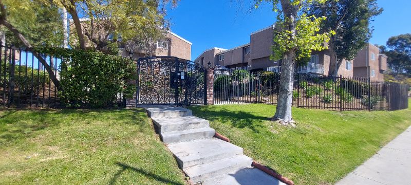 3 bed/2½ bath Townhouse in Los Angeles, CA